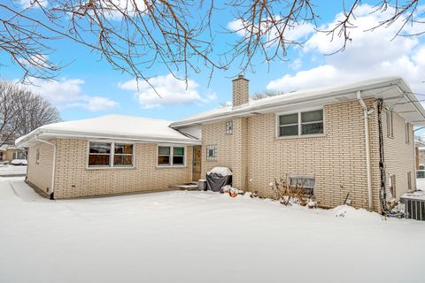 Tiny photo for 9620 S Keeler Avenue S, Oak Lawn, IL 60453 (MLS # 12525612)