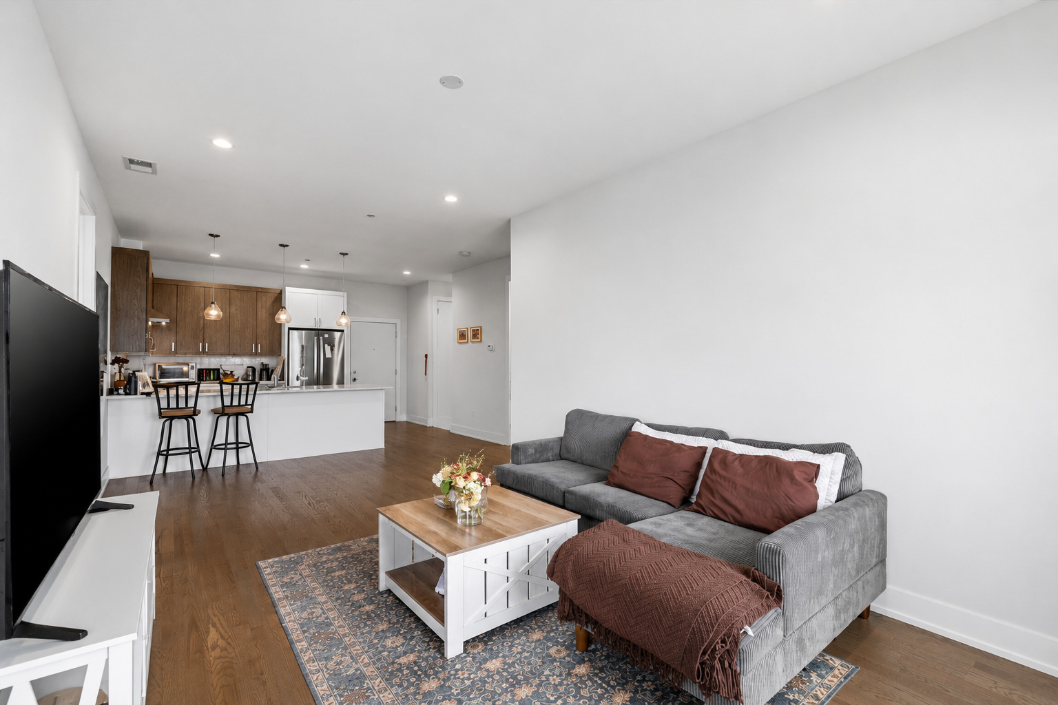 2217 W Madison Street 403