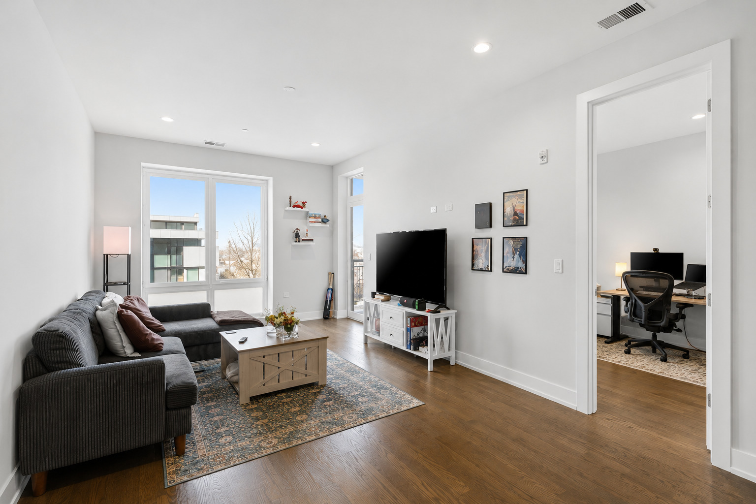 2217 W Madison Street 403