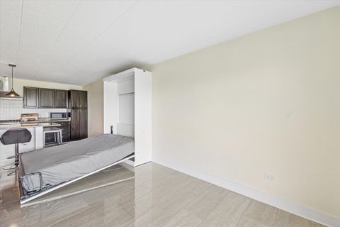 Tiny photo for 110 W Butterfield Road #510S, Elmhurst, IL 60126 (MLS # 12668271)