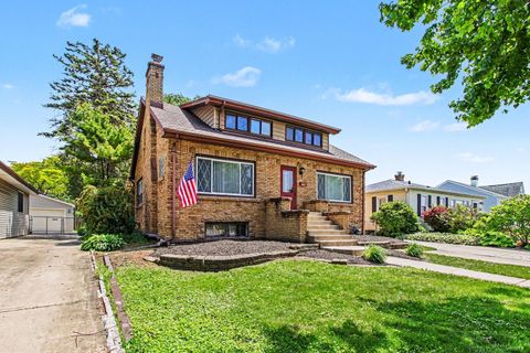 Tiny photo for 289 S Pick Avenue, Elmhurst, IL 60126 (MLS # 12649815)