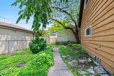 Tiny photo for 289 S Pick Avenue, Elmhurst, IL 60126 (MLS # 12649815)