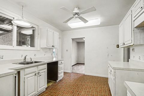 Tiny photo for 289 S Pick Avenue, Elmhurst, IL 60126 (MLS # 12649815)