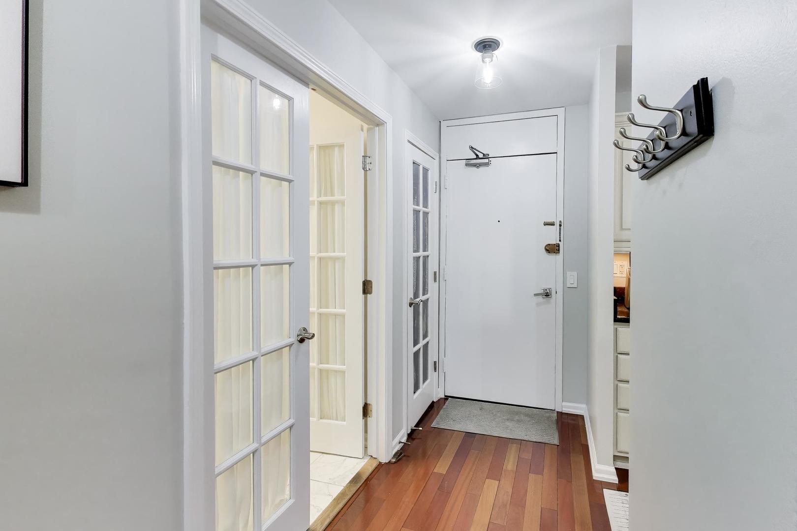 1555 N SANDBURG Terrace 406