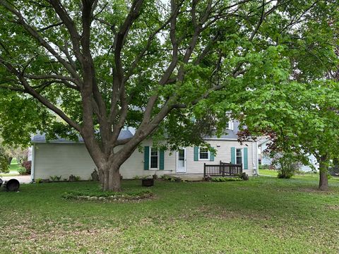 Tiny photo for 253 Park Crest Drive, Freeport, IL 61032 (MLS # 12636210)