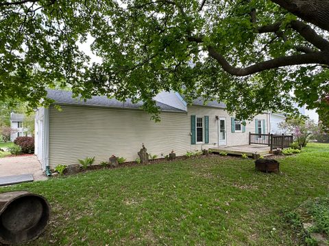 Tiny photo for 253 Park Crest Drive, Freeport, IL 61032 (MLS # 12636210)