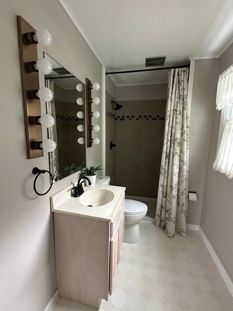 Tiny photo for 253 Park Crest Drive, Freeport, IL 61032 (MLS # 12636210)