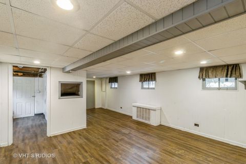 Tiny photo for 249 N Addison Road, Wood Dale, IL 60191 (MLS # 12424903)