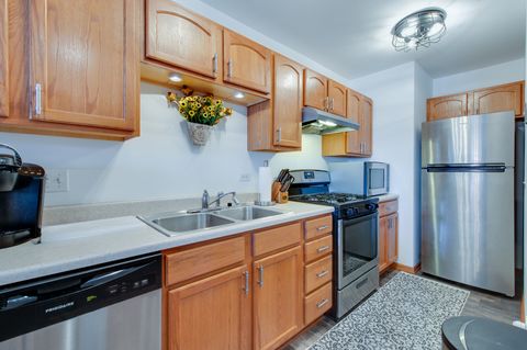 Tiny photo for 100 N Bokelman Street #329, Roselle, IL 60172 (MLS # 12523636)