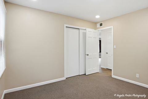 Tiny photo for 127 S Hawthorne Boulevard, Mundelein, IL 60060 (MLS # 12585537)