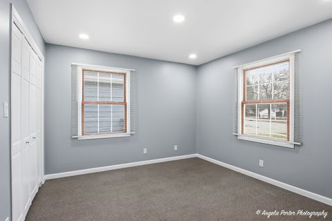 Tiny photo for 127 S Hawthorne Boulevard, Mundelein, IL 60060 (MLS # 12585537)