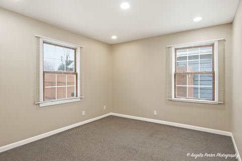 Tiny photo for 127 S Hawthorne Boulevard, Mundelein, IL 60060 (MLS # 12585537)