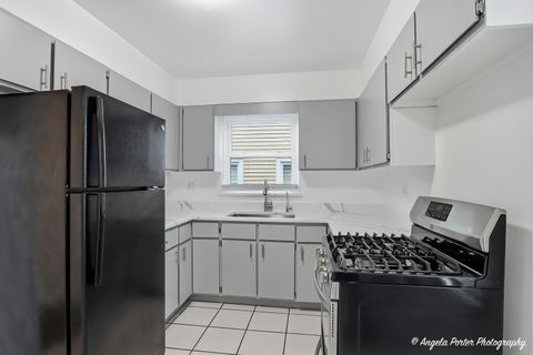 Tiny photo for 127 S Hawthorne Boulevard, Mundelein, IL 60060 (MLS # 12585537)