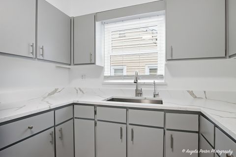 Tiny photo for 127 S Hawthorne Boulevard, Mundelein, IL 60060 (MLS # 12585537)