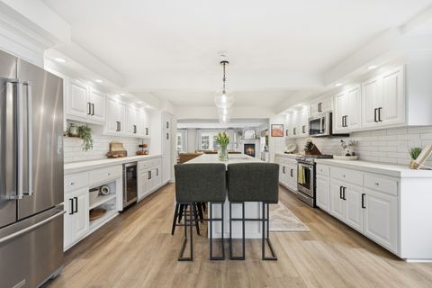 Tiny photo for 114 Hickory Street, Frankfort, IL 60423 (MLS # 12595711)