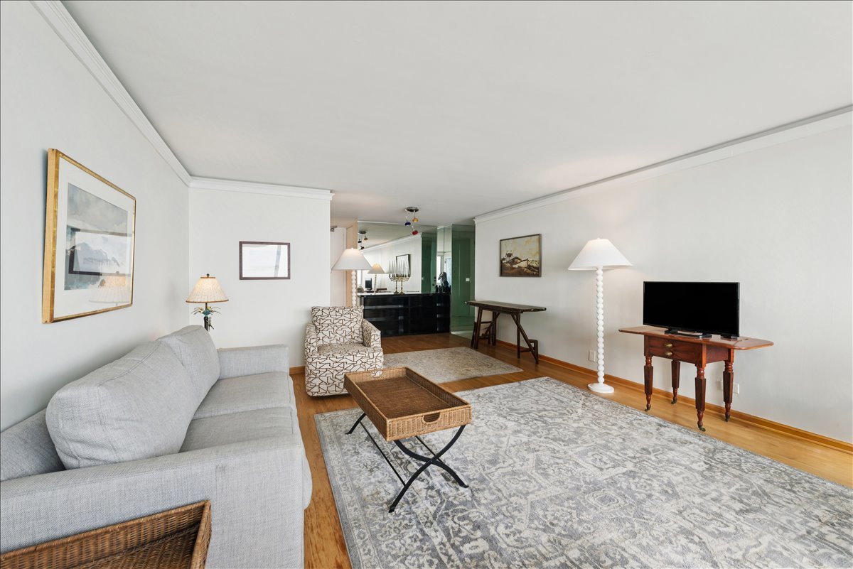 1440 N Lake Shore Drive 10C