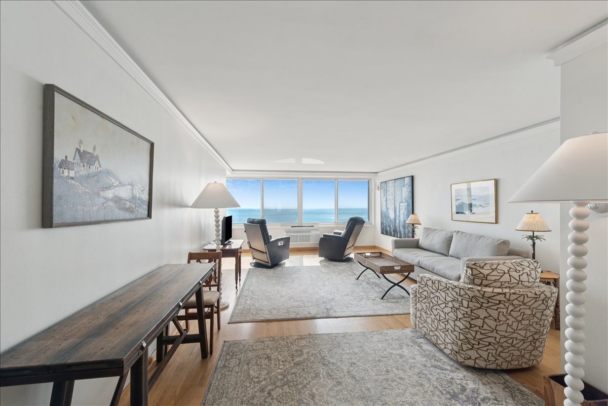1440 N Lake Shore Drive 10C