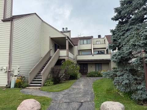 Photo of 3310 Berwyn Avenue #222, North Chicago, IL 60064 (MLS # 12722108)