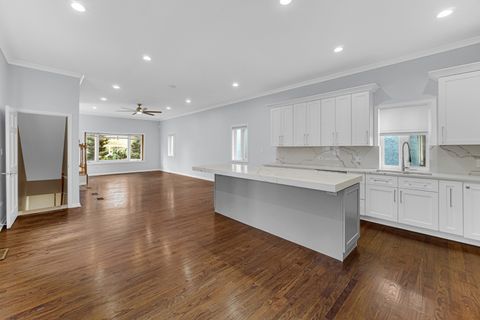 Tiny photo for 1915 Dewey Avenue, Evanston, IL 60201 (MLS # 12622500)