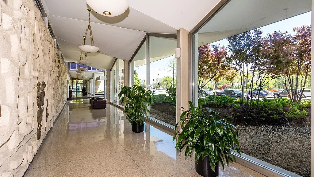 3550 N Lake Shore Drive 1117