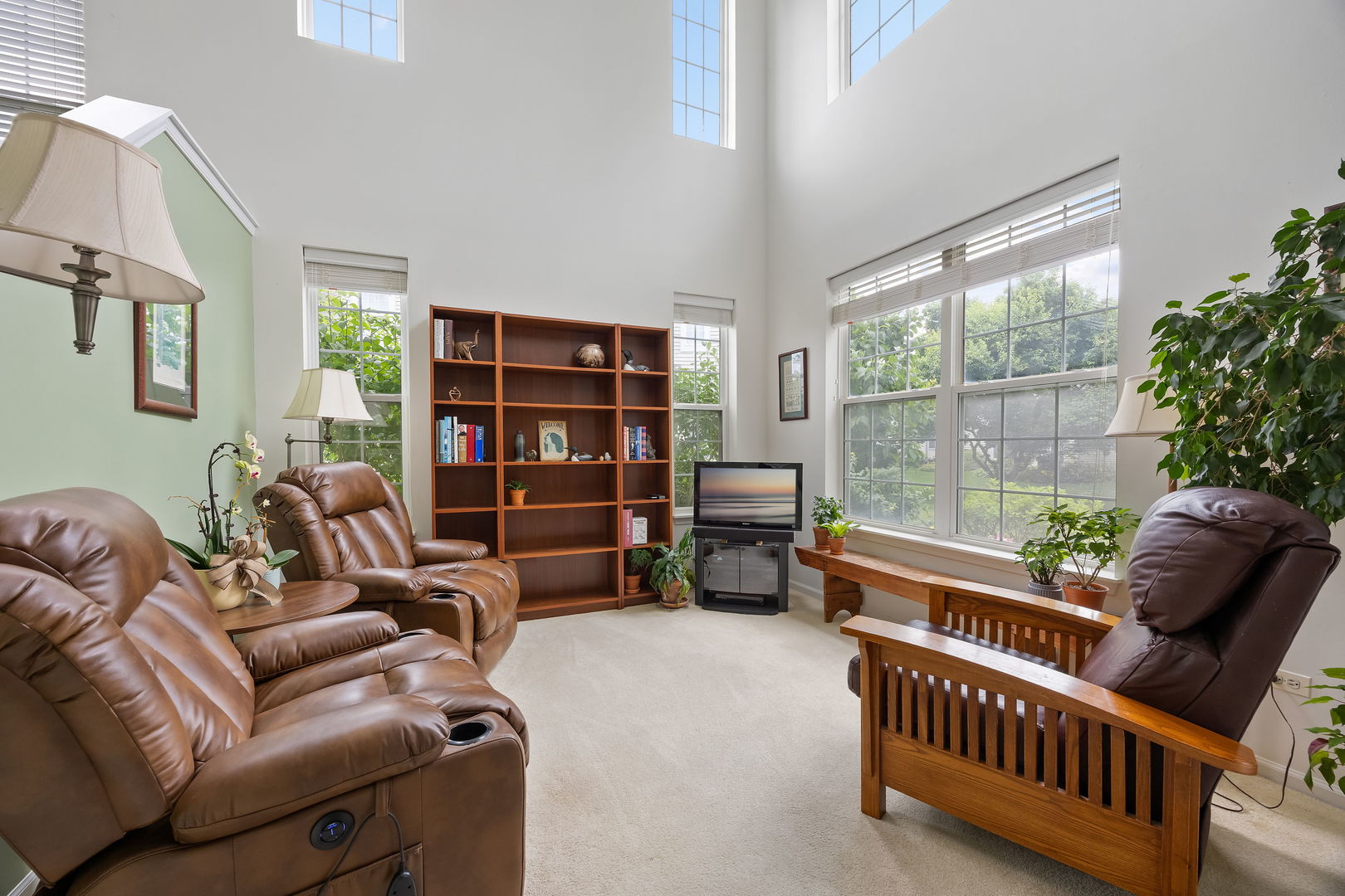 2939 White Thorn Circle 0