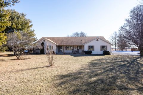Photo of 1476 County Road 2500 E, Ogden, IL 61859 (MLS # 12571375)