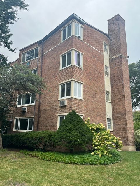 Photo of 1954 W HOOD Avenue #1B, Chicago, IL 60660 (MLS # 12478755)