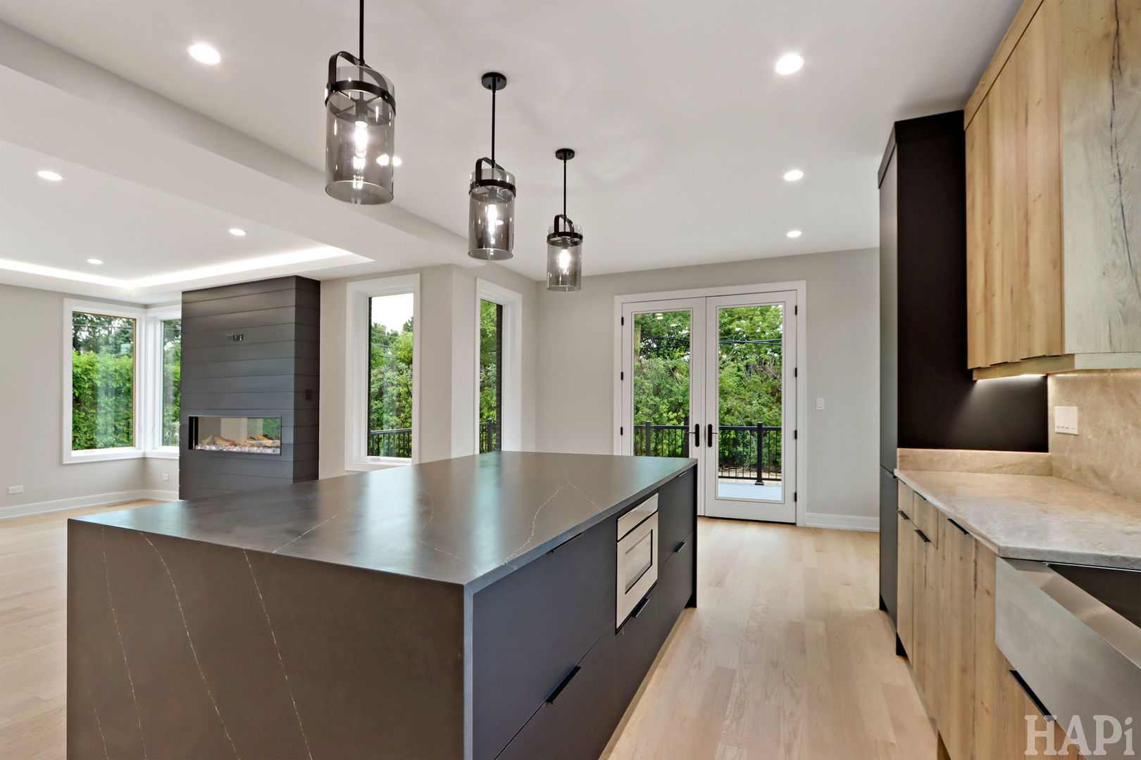 Glenview, Illinois 60025, United States, 5 Bedrooms Bedrooms, ,5 BathroomsBathrooms,Residential,Active,238113