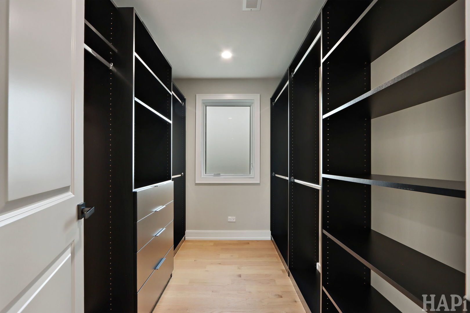 Glenview, Illinois 60025, United States, 5 Bedrooms Bedrooms, ,5 BathroomsBathrooms,Residential,Active,238113