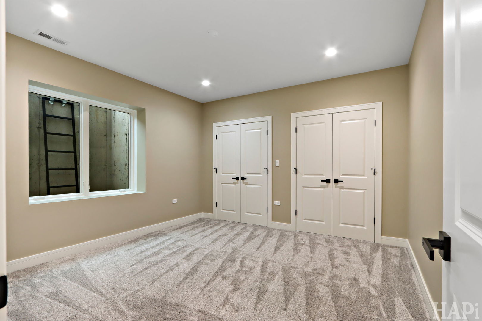 Glenview, Illinois 60025, United States, 5 Bedrooms Bedrooms, ,5 BathroomsBathrooms,Residential,Active,238113