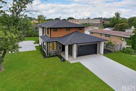 Tiny photo for 2700 Fontana Drive, Glenview, IL 60025 (MLS # 12509567)