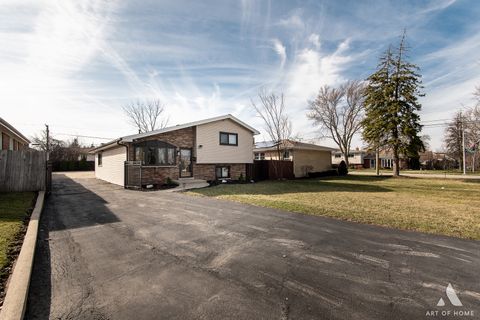 Tiny photo for 204 S Iowa Avenue, Addison, IL 60101 (MLS # 12599926)