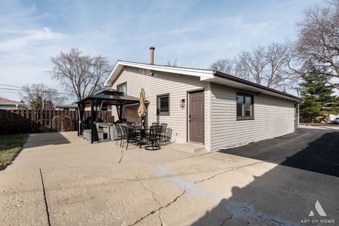 Tiny photo for 204 S Iowa Avenue, Addison, IL 60101 (MLS # 12599926)