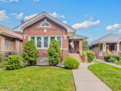 Photo of 4137 N Lawler Avenue, Chicago, IL 60641 (MLS # 12783547)