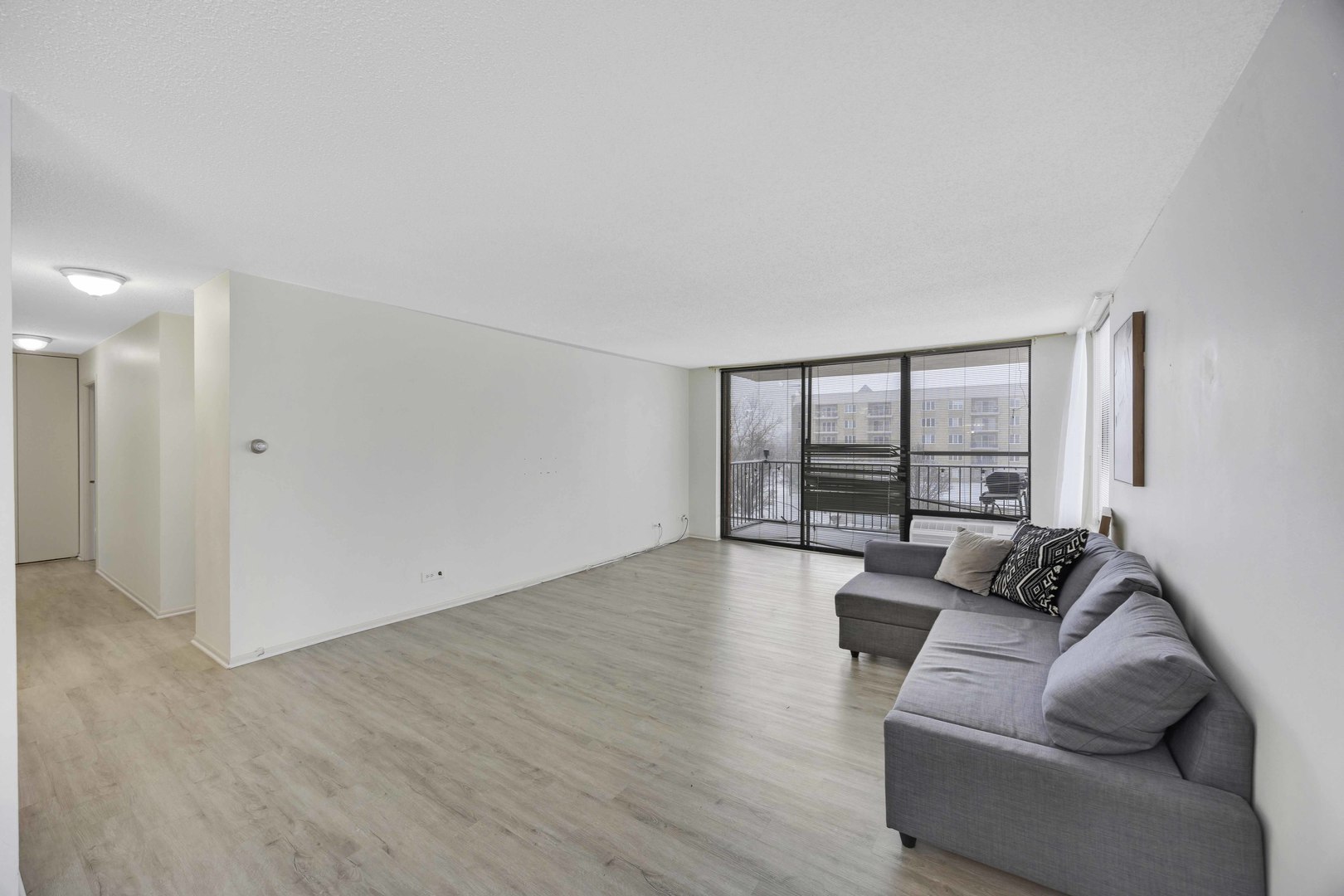 2000 Saint Regis Drive 4G