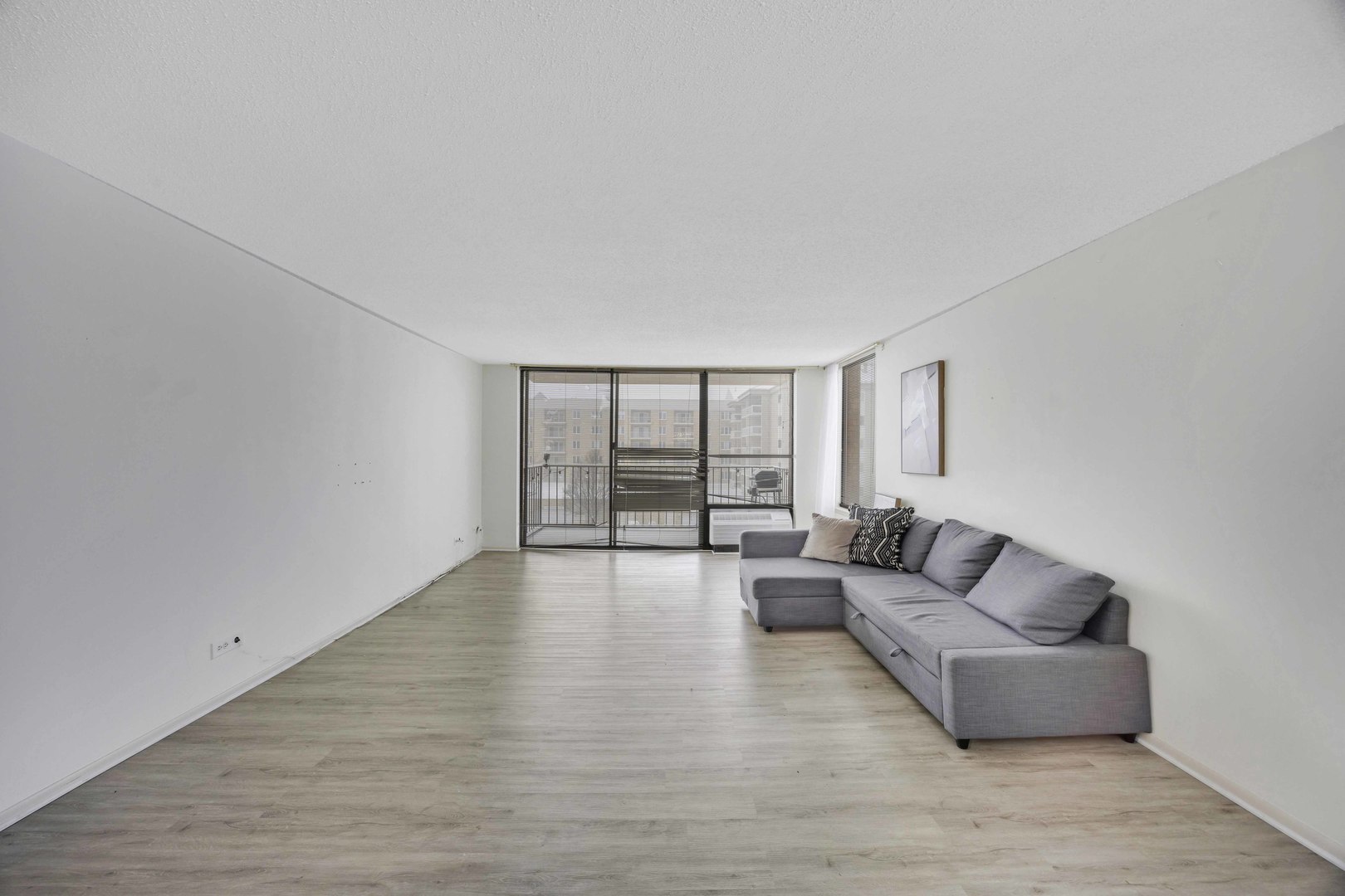 2000 Saint Regis Drive 4G