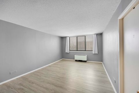 Tiny photo for 2000 Saint Regis Drive #4G, Lombard, IL 60148 (MLS # 12529034)