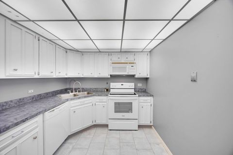 Tiny photo for 2000 Saint Regis Drive #4G, Lombard, IL 60148 (MLS # 12529034)