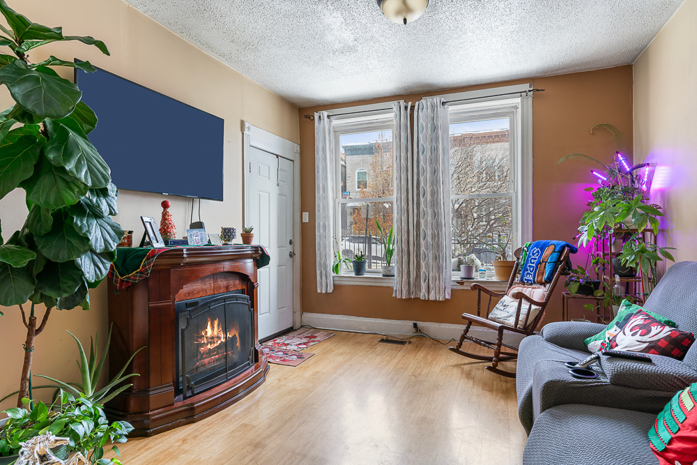 1520 N Washtenaw Avenue