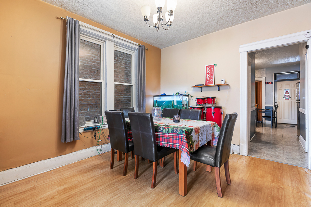 1520 N Washtenaw Avenue