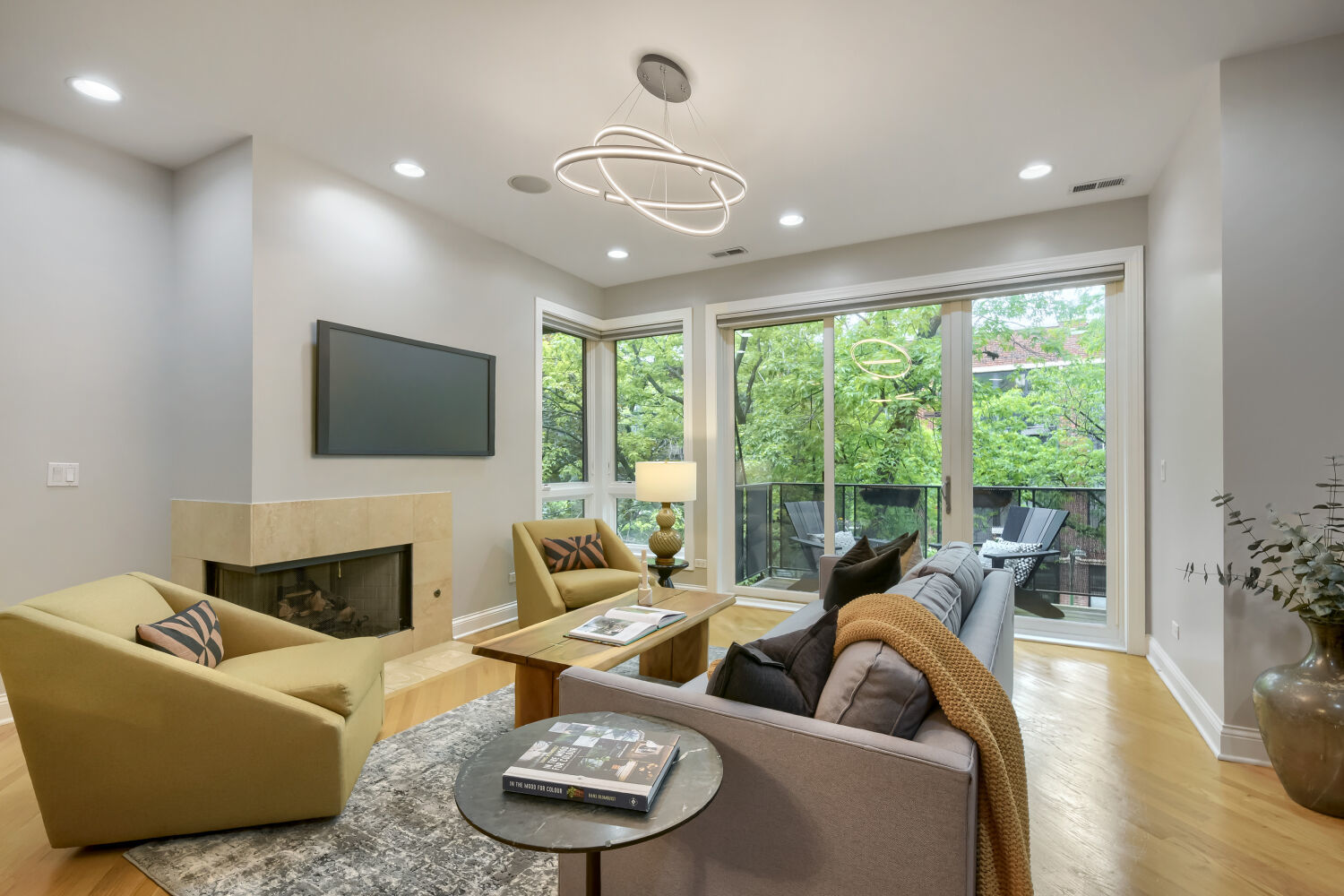 2251 W Wabansia Avenue 306