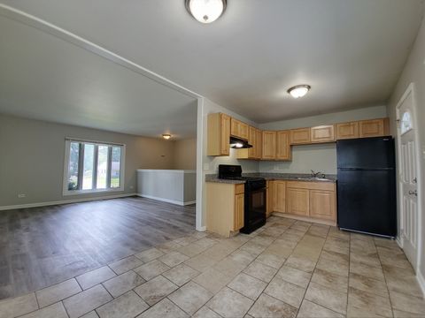 Tiny photo for 349 E Maple Drive, Glenwood, IL 60425 (MLS # 12508092)