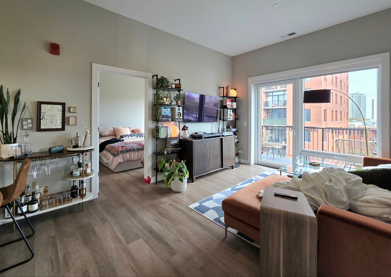 3217 N Clark Street 502