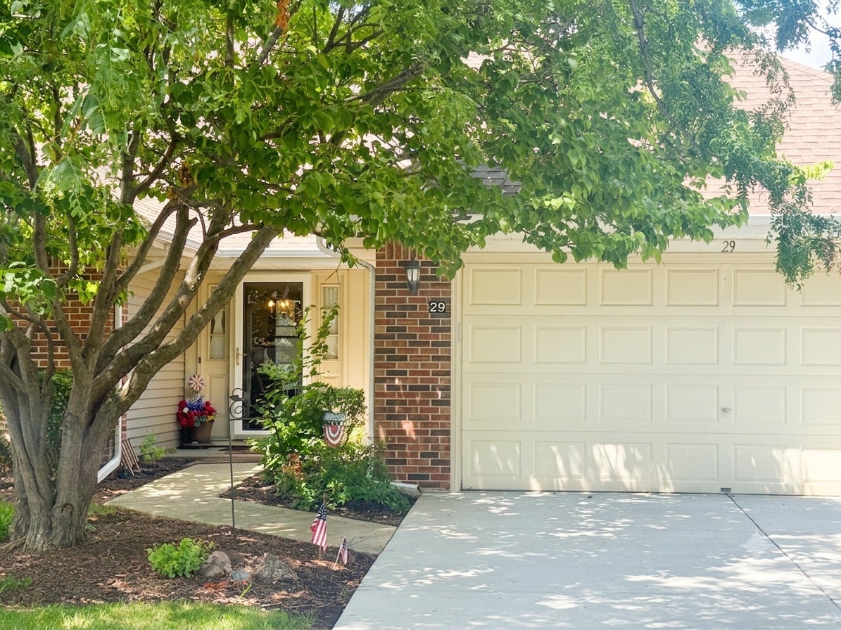 29 Fallcreek Circle