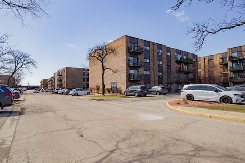 Tiny photo for Des Plaines, IL 60016 (MLS # 12604259)