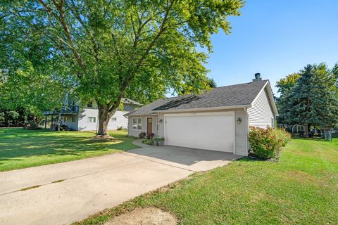 Tiny photo for 1724 LAKE HOLIDAY Drive, Lake Holiday, IL 60548 (MLS # 12491722)