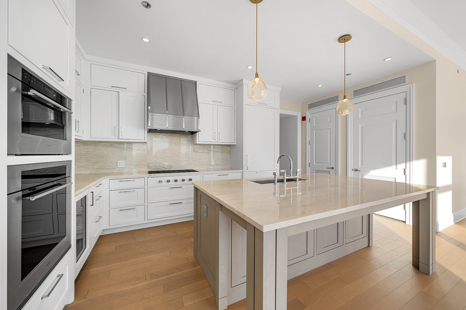 451 E Grand Avenue 4804