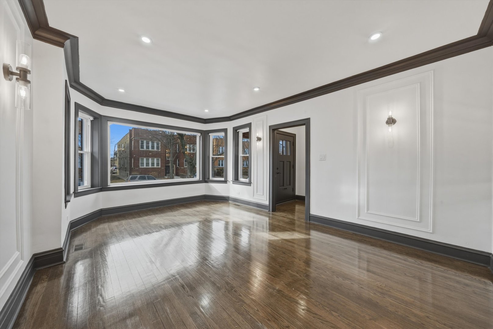 6621 S Fairfield Avenue