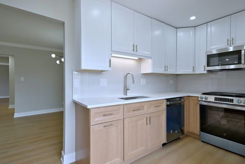 Tiny photo for 945 E Kenilworth Avenue #312, Palatine, IL 60074 (MLS # 12602570)