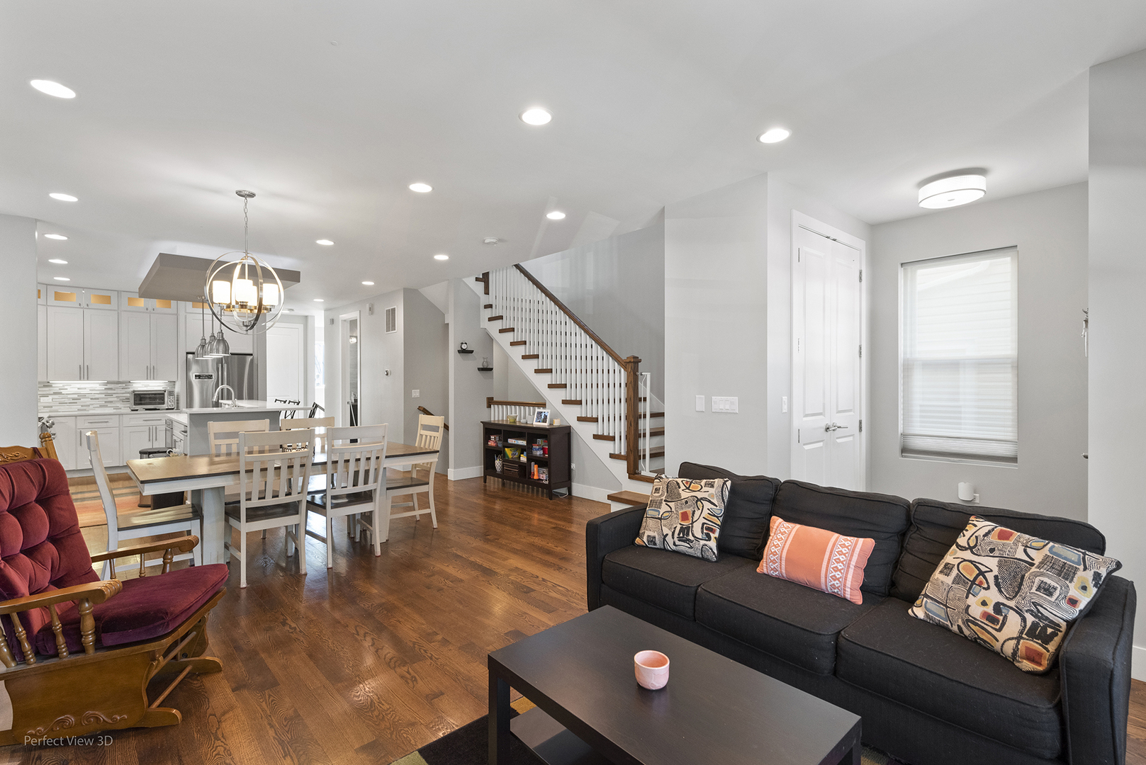 5033 W Winona Street, Chicago, IL, 60630 1 5033 W Winona Street